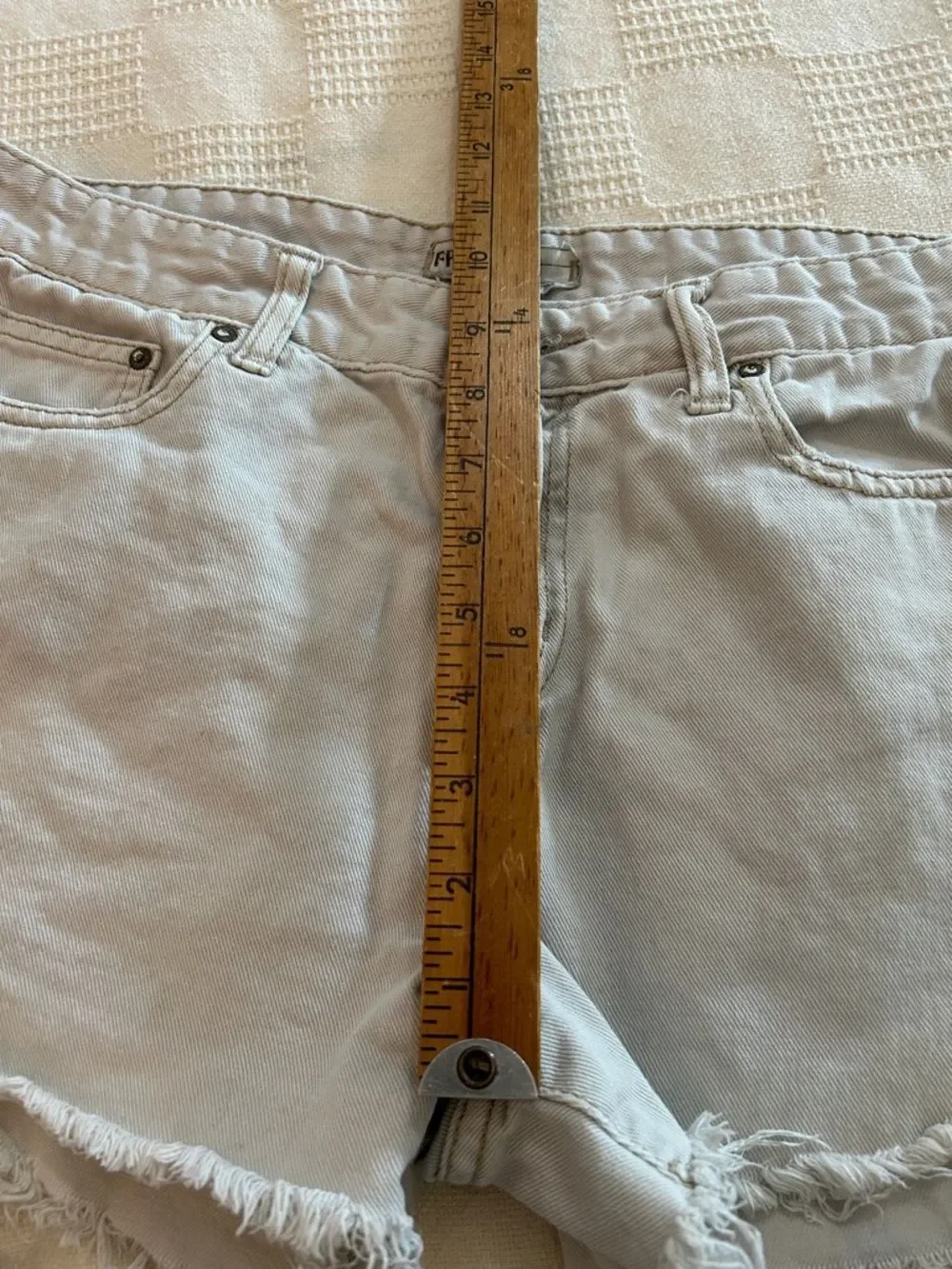 Free People Off-White /gray faded Denim Frayed Hem Shorts size 29